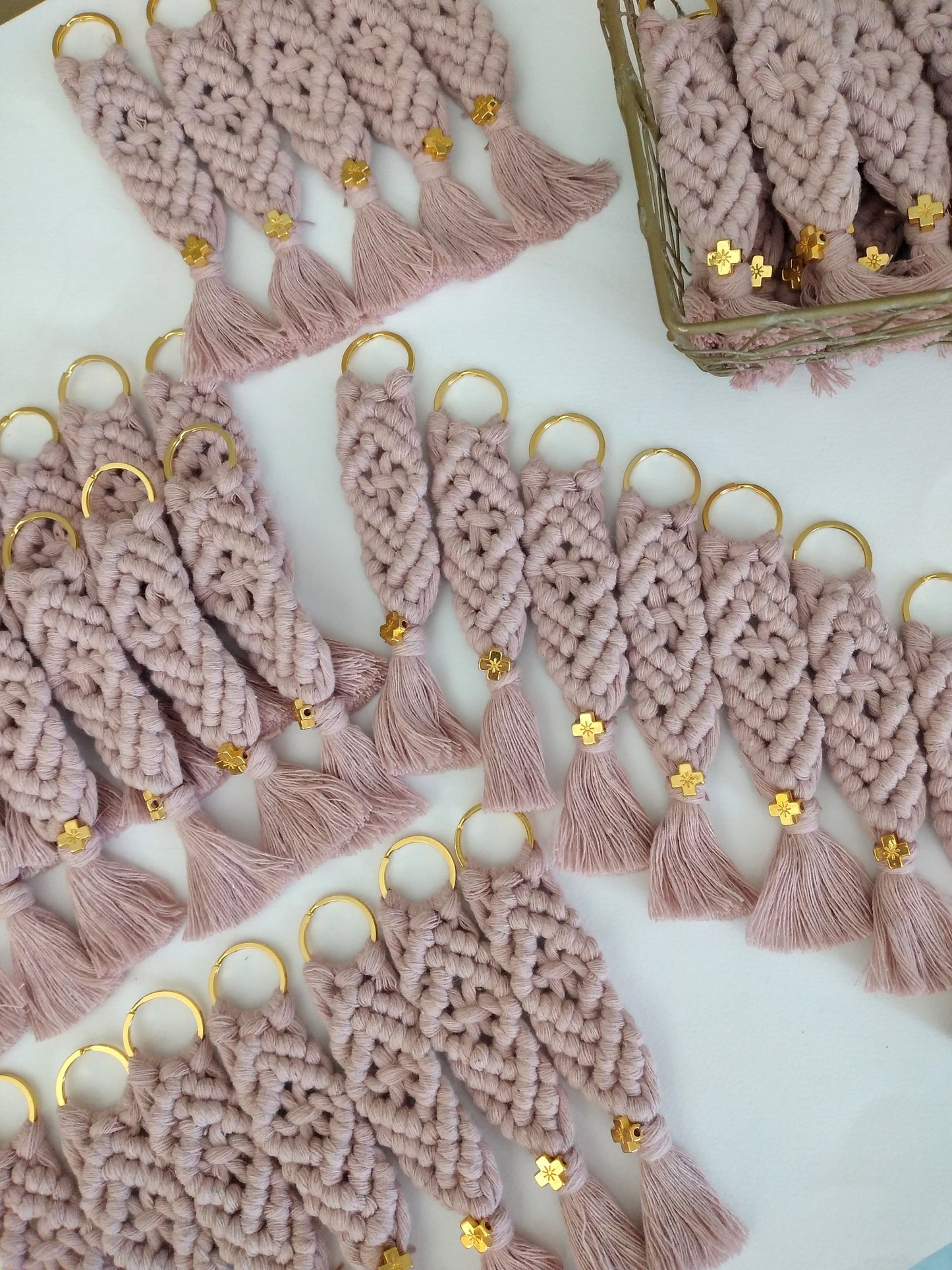 Μπομπονιέρα Grande Μακραμέ Μπρελόκ με Σταυρό