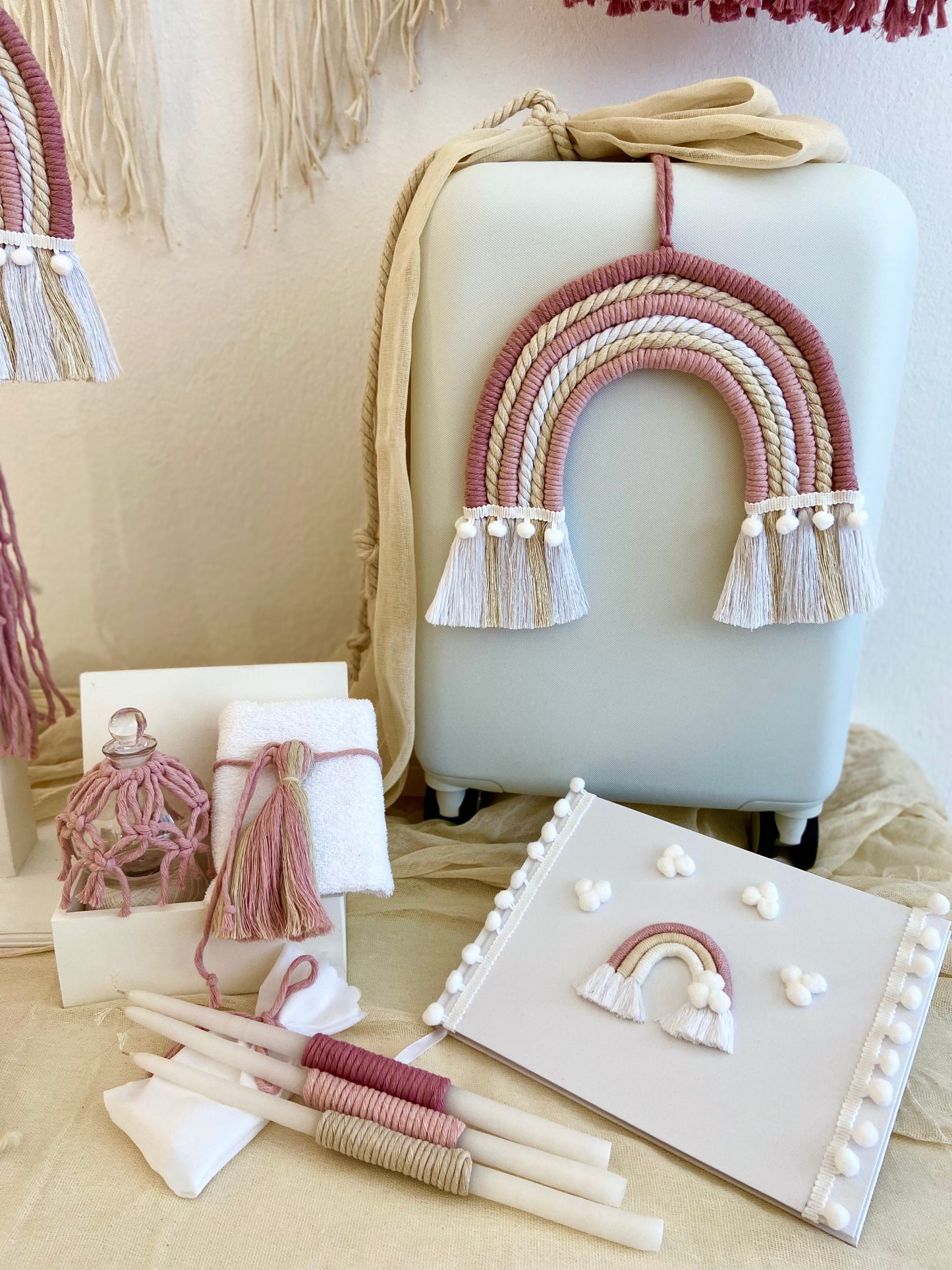 Σετ Βάπτισης Ουράνιο Τόξο με Μονόγραμμα