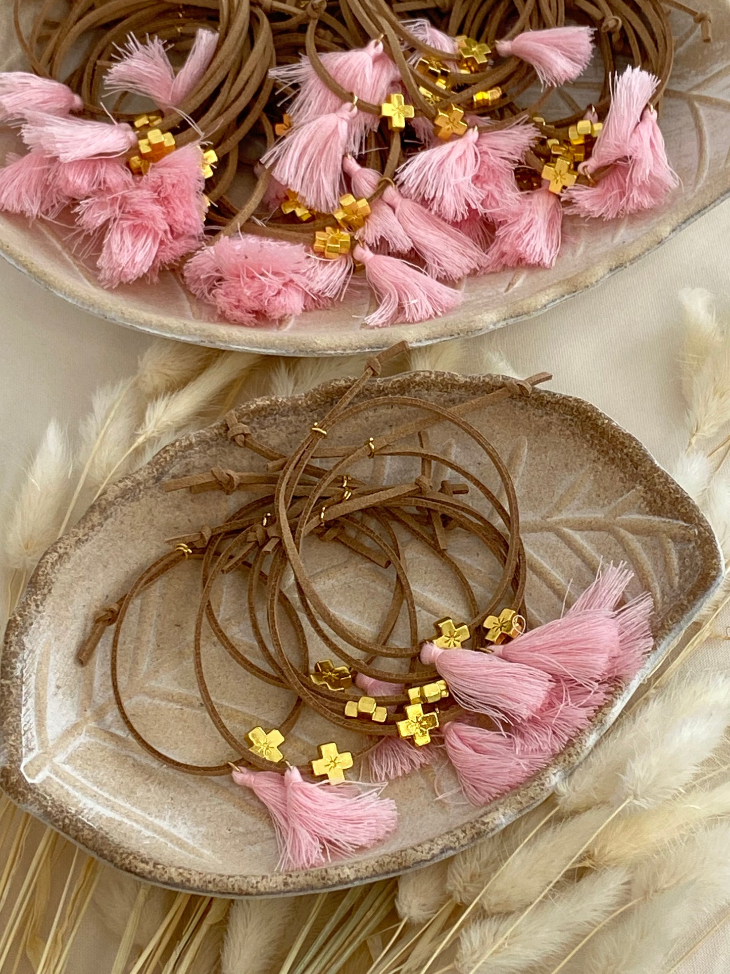 Μαρτυρικό Βραχιόλι Δέρμα με Περαστό Σταυρό και Κρικάκι Προσαρμογής