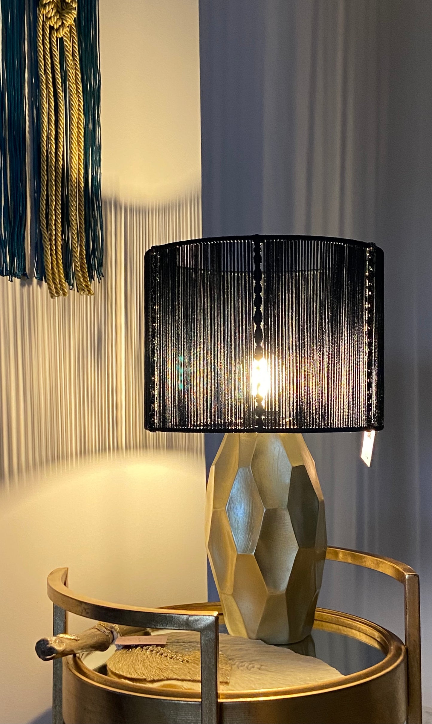 Λαμπατέρ Χρυσό με Μαύρο Μακραμέ Καπέλο