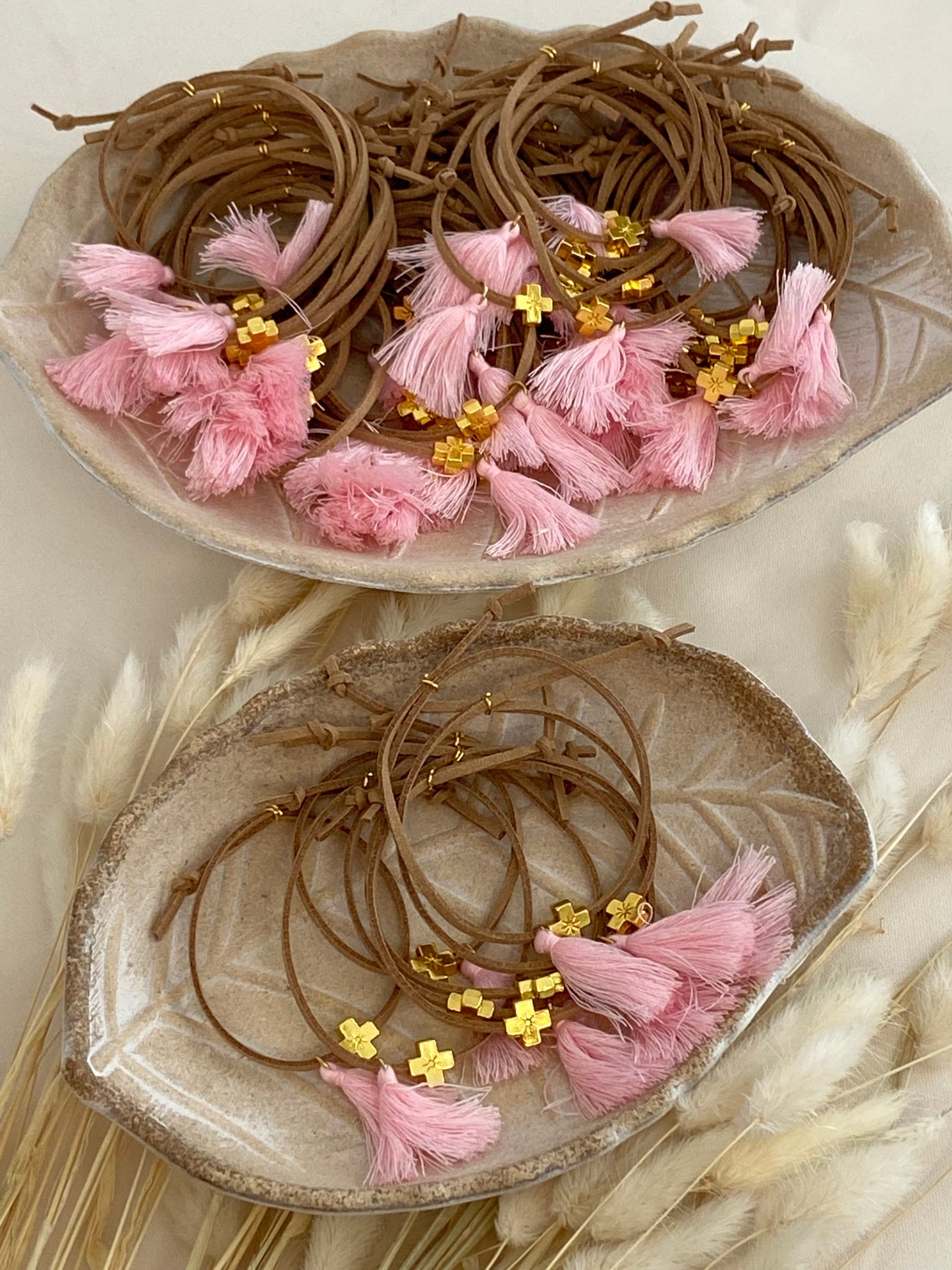 Μαρτυρικό Βραχιόλι Δέρμα με Περαστό Σταυρό και Κρικάκι Προσαρμογής