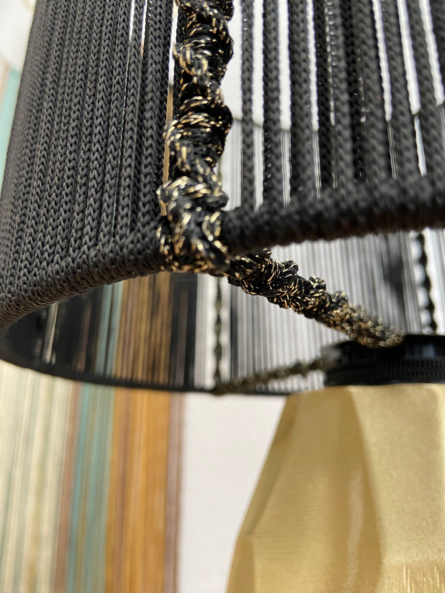 Λαμπατέρ Χρυσό με Μαύρο Μακραμέ Καπέλο