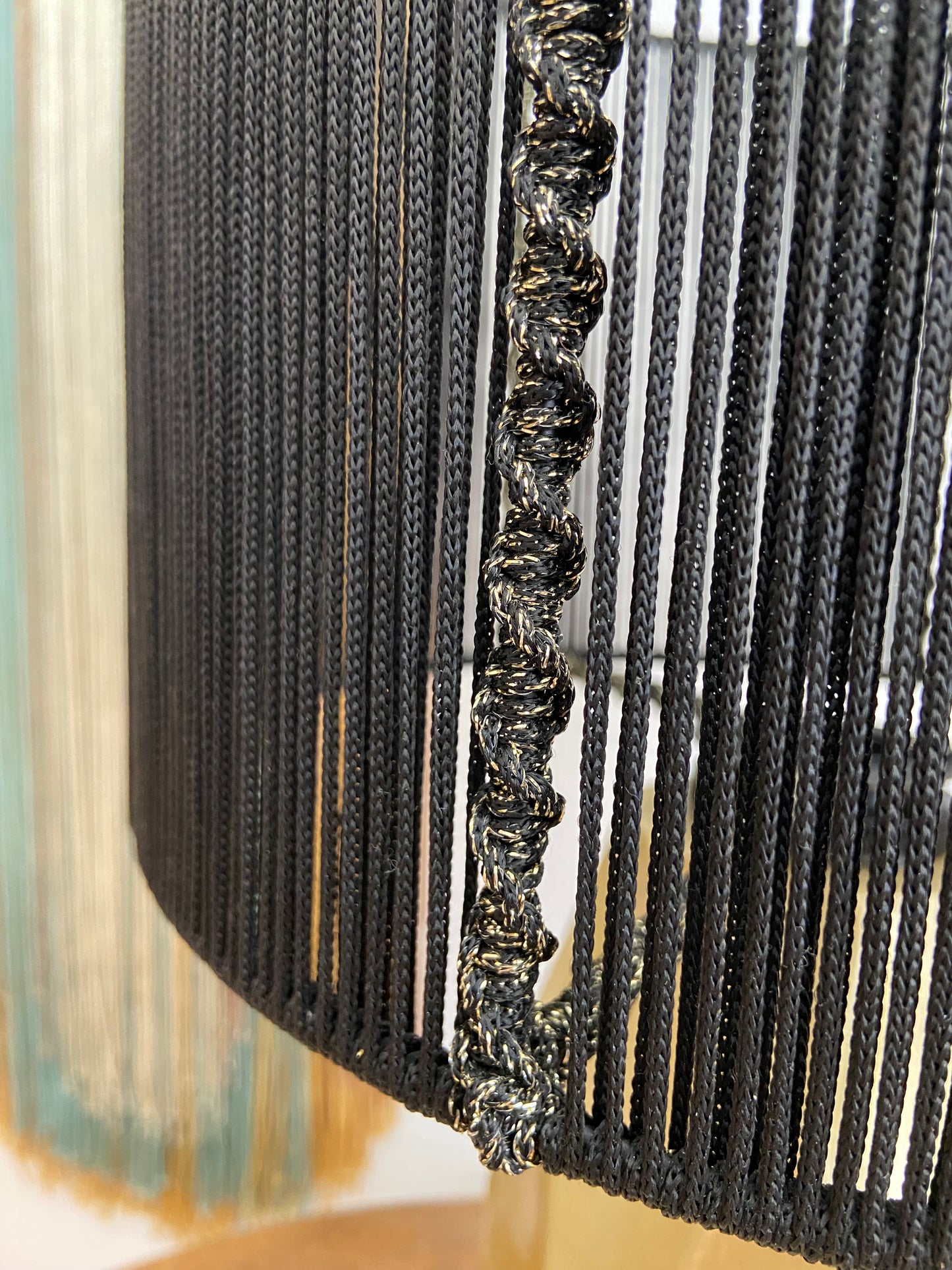 Λαμπατέρ Χρυσό με Μαύρο Μακραμέ Καπέλο