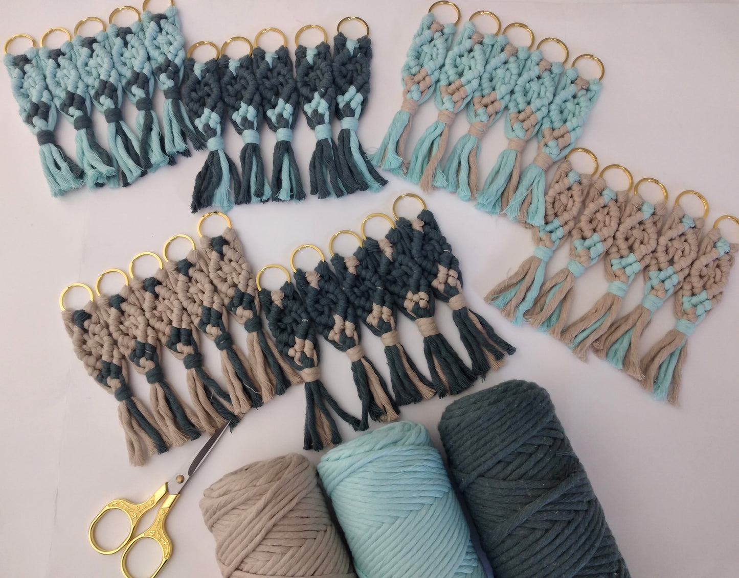 Μπομπονιέρα Μακραμέ Μπρελόκ Με Διχρωμία