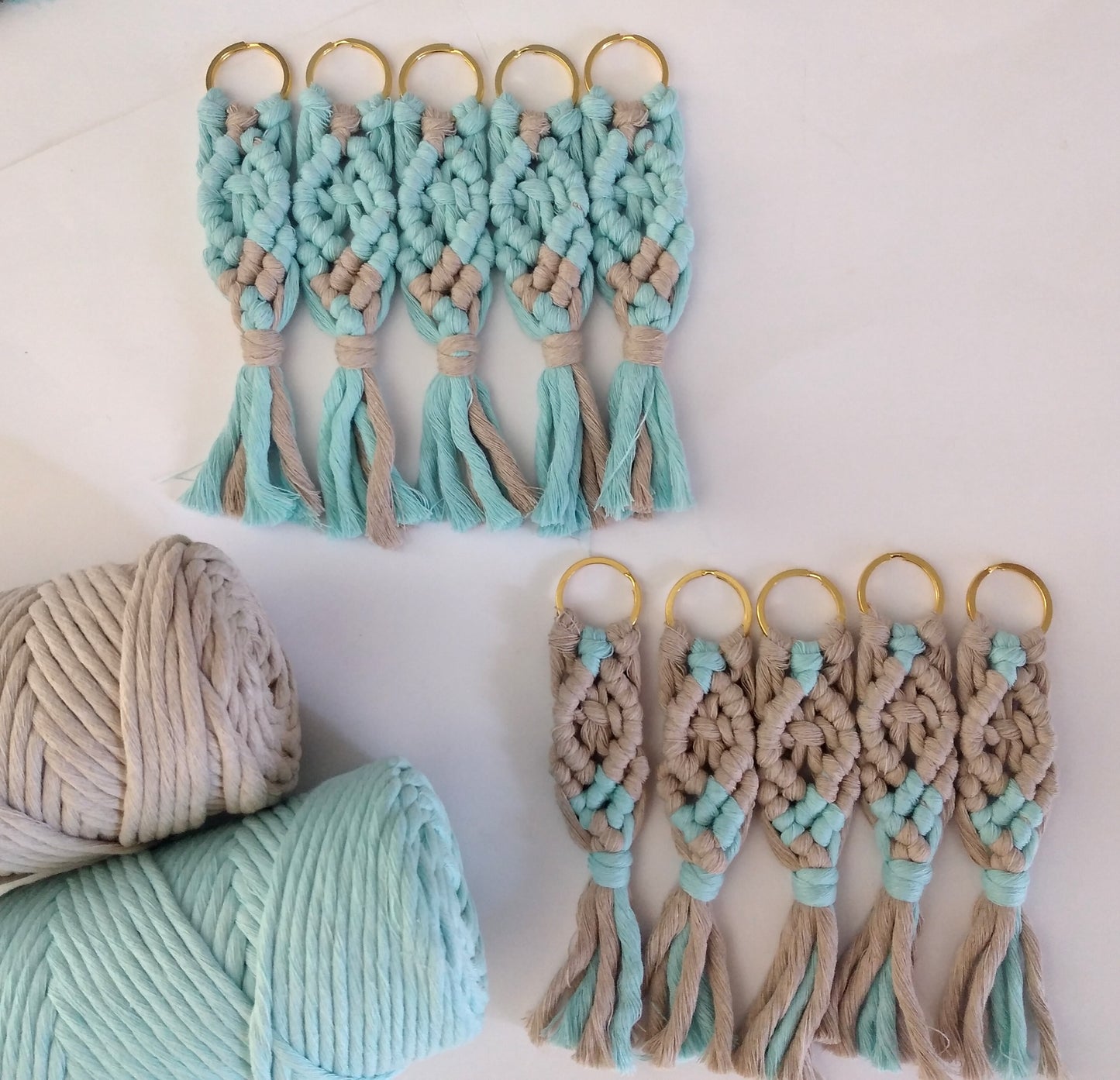 Μπομπονιέρα Μακραμέ Μπρελόκ Με Διχρωμία