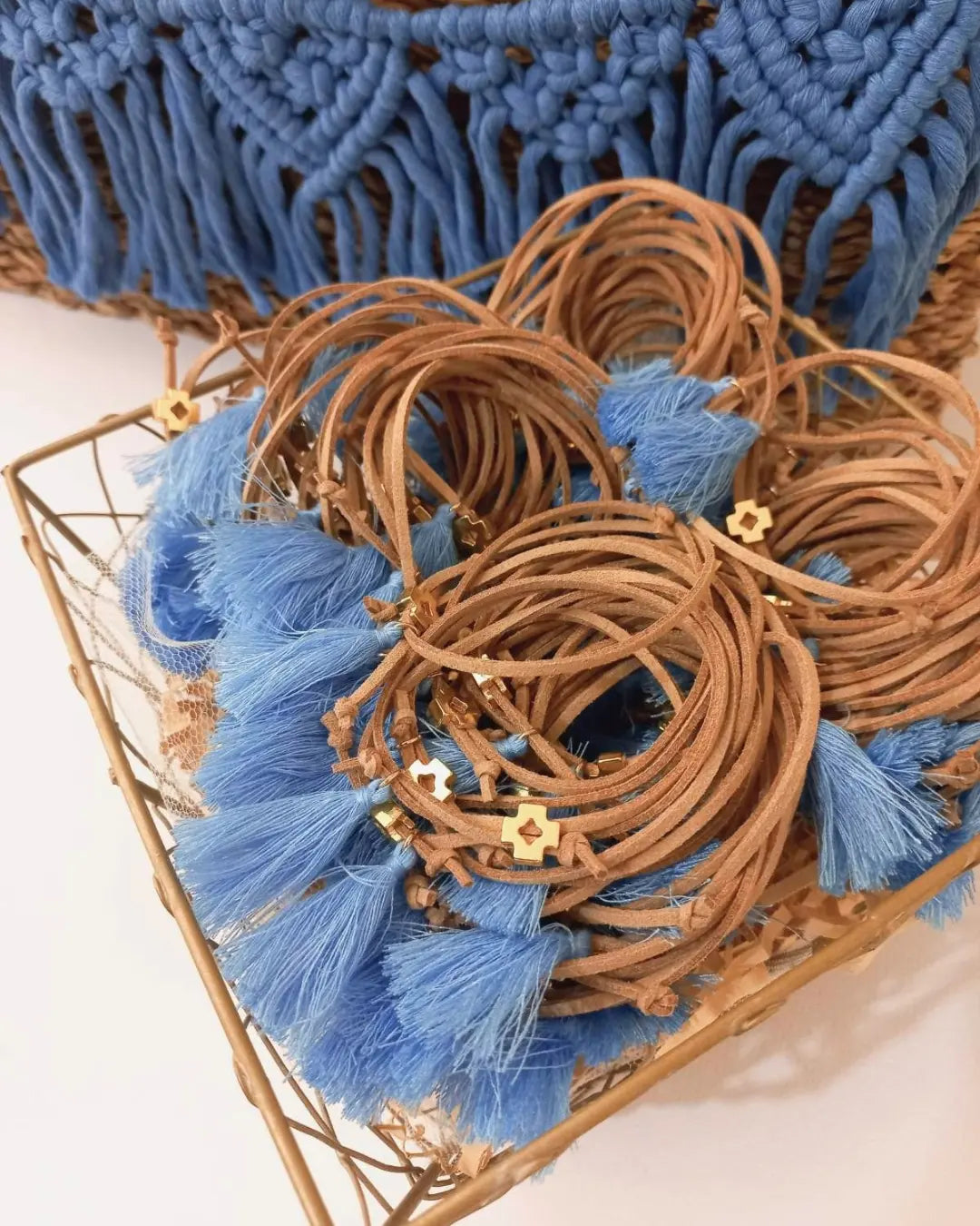 Μαρτυρικό Βραχιόλι Δέρμα με Περαστό Σταυρό και Φουντίτσα