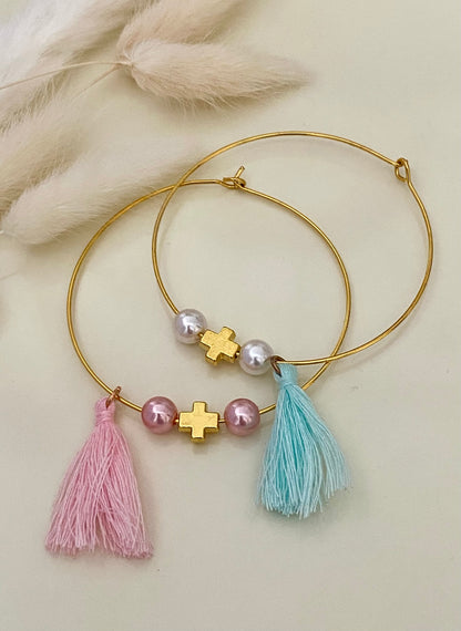 Μαρτυρικό Βραχιόλι Λεπτή Βέργα με Σταυρό, Πέρλες και Φουντίτσα