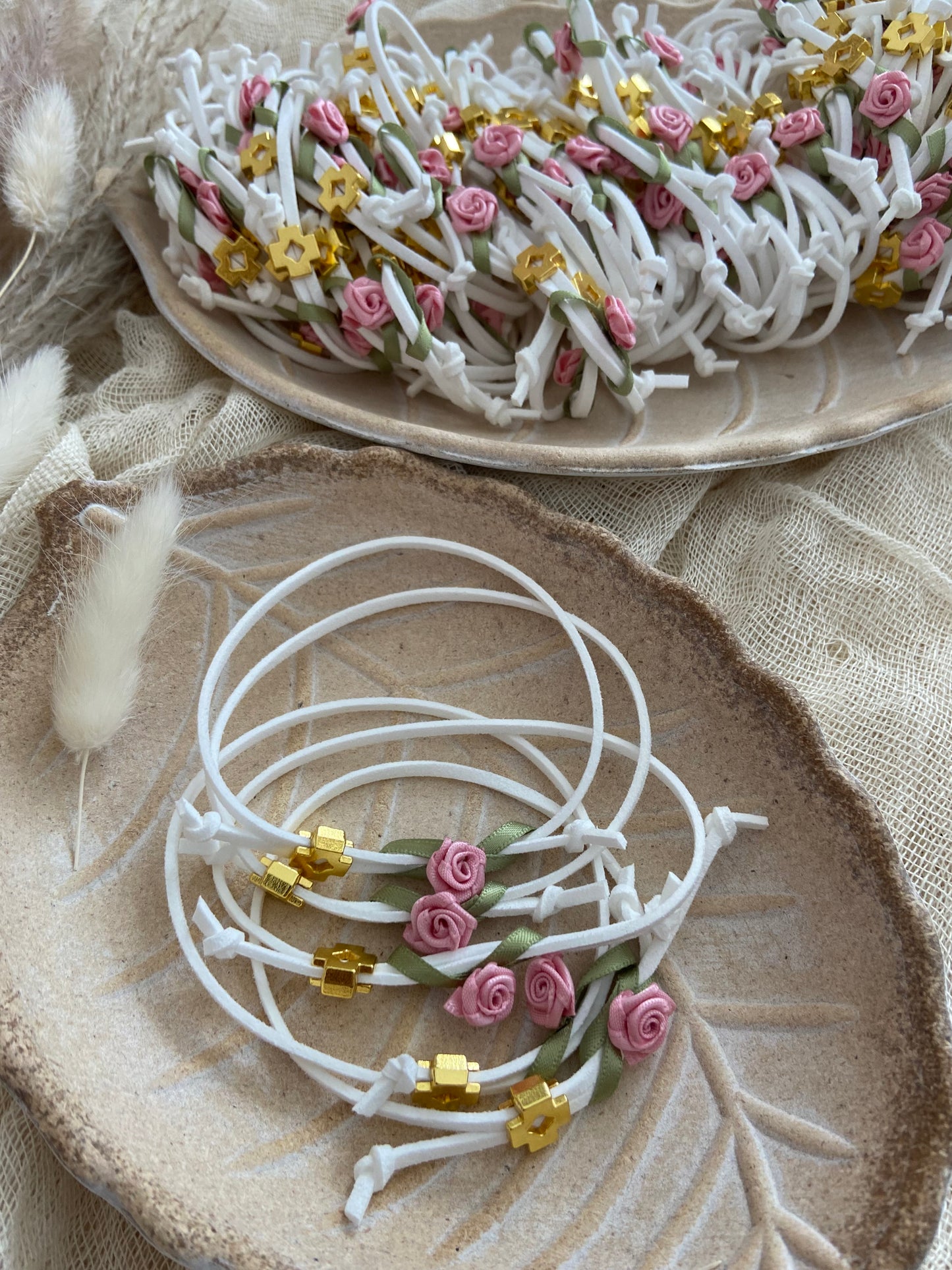 Μαρτυρικό Βραχιόλι Δέρμα με Λουλουδάκι