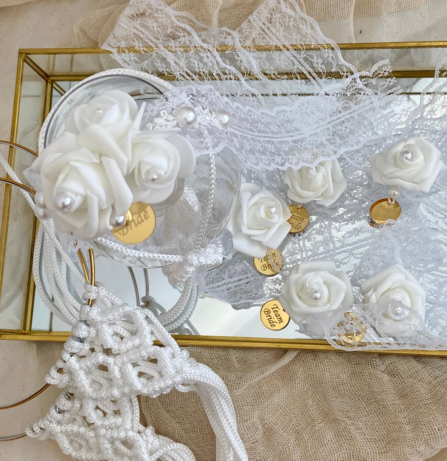 Λευκά Τριαντάφυλλα με Πέρλες