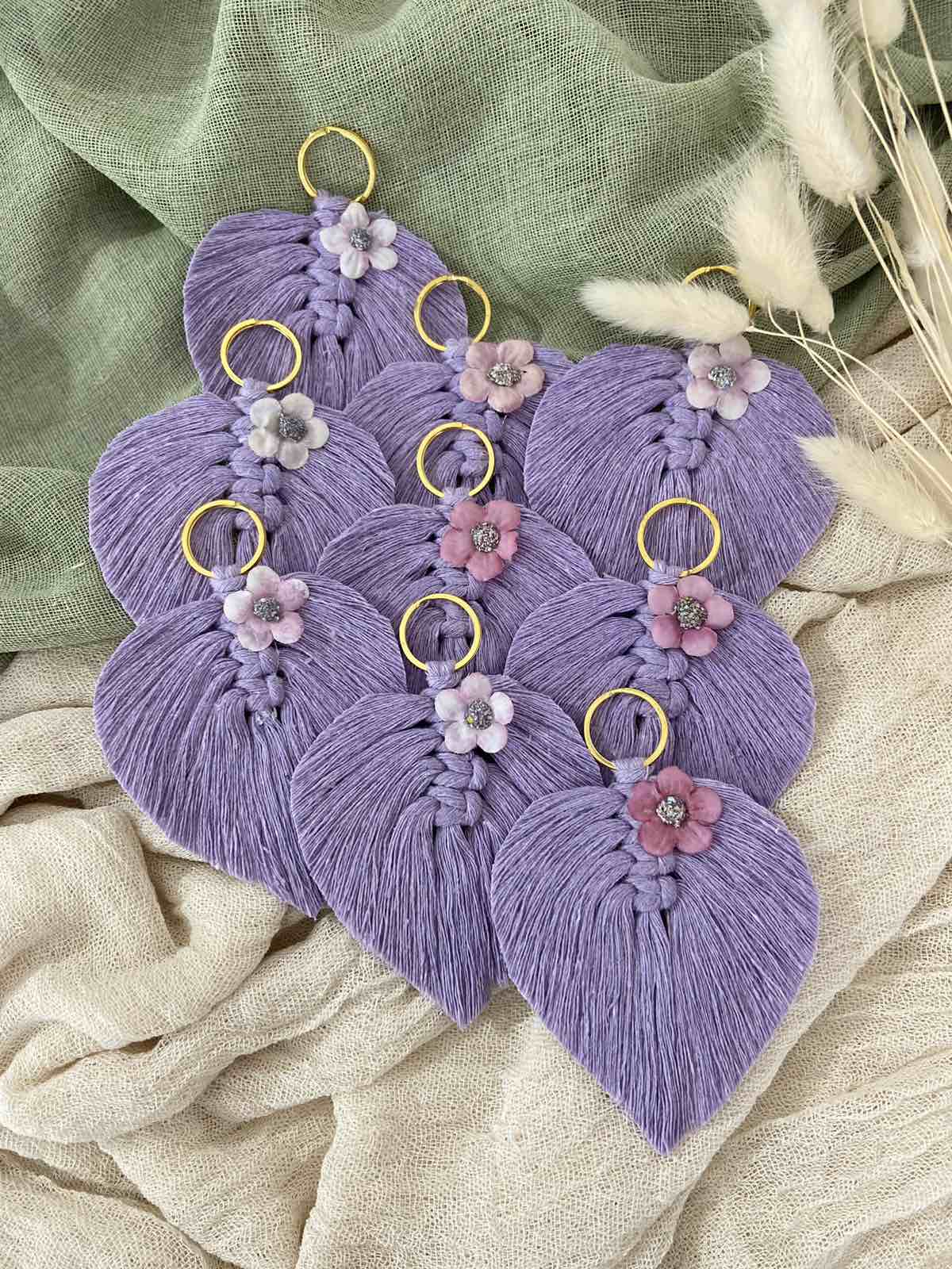 Μπομπονιέρα Μακραμέ Φύλλο με Λουλουδάκι