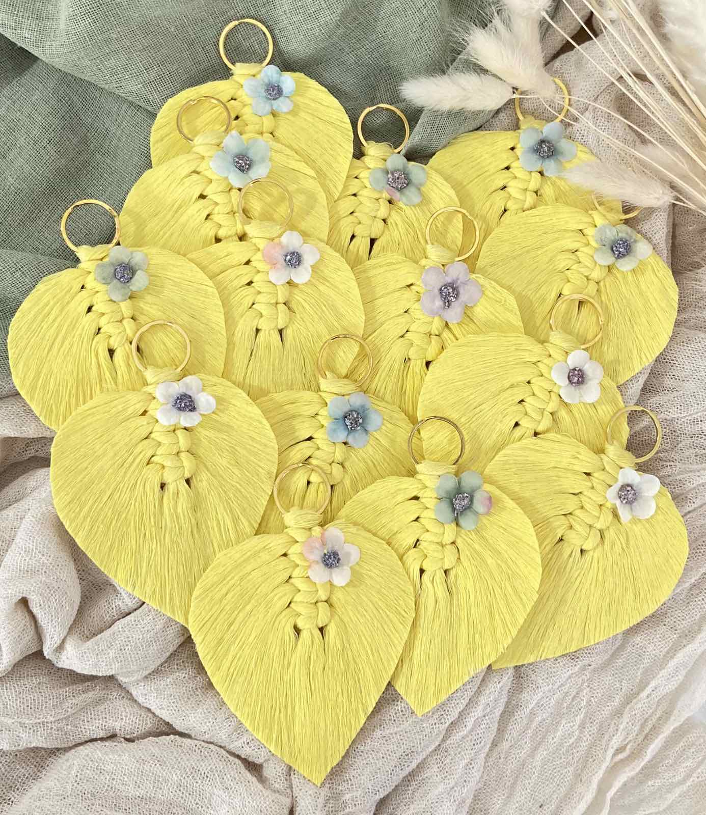 Μπομπονιέρα Μακραμέ Φύλλο με Λουλουδάκι