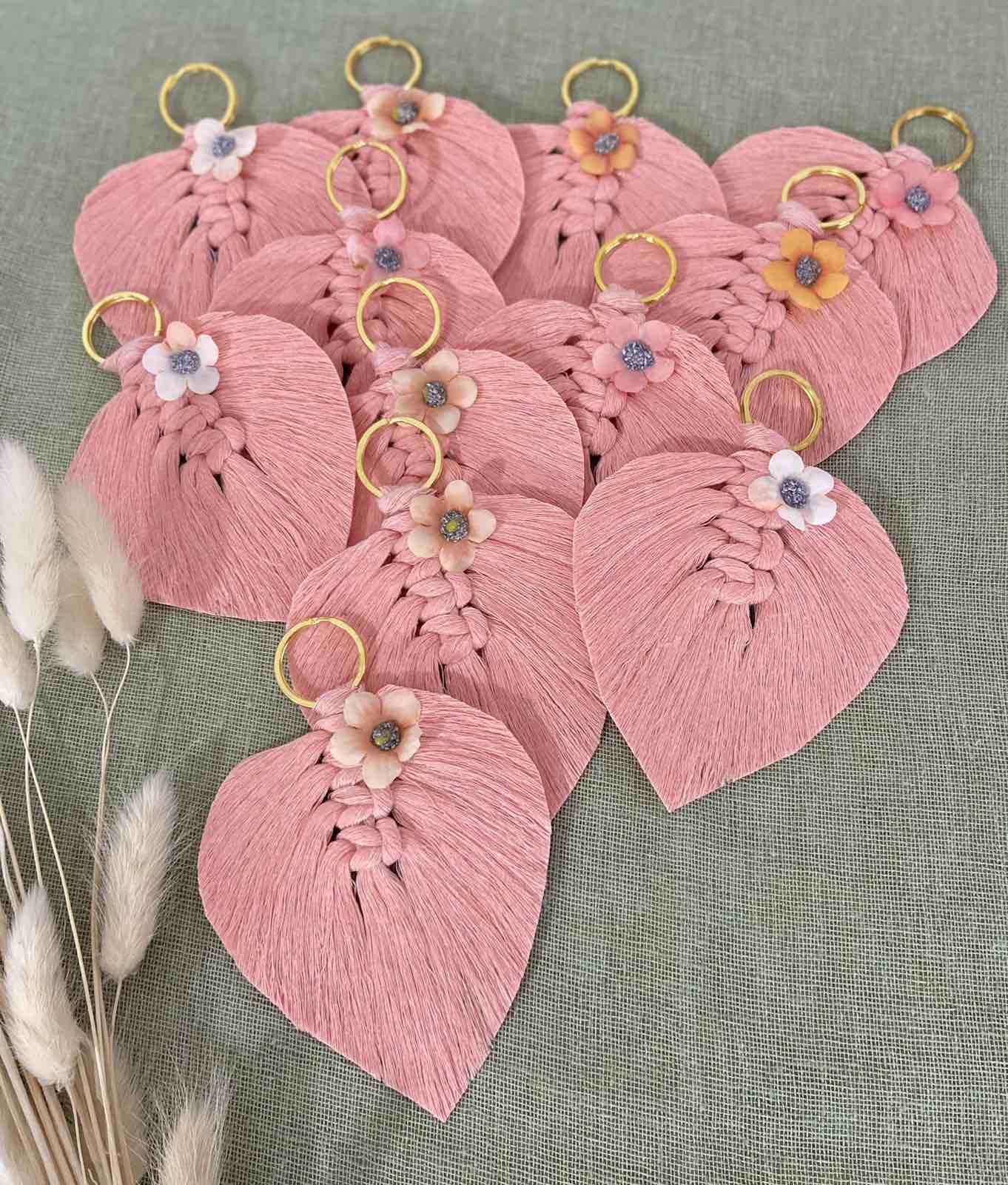 Μπομπονιέρα Μακραμέ Φύλλο με Λουλουδάκι