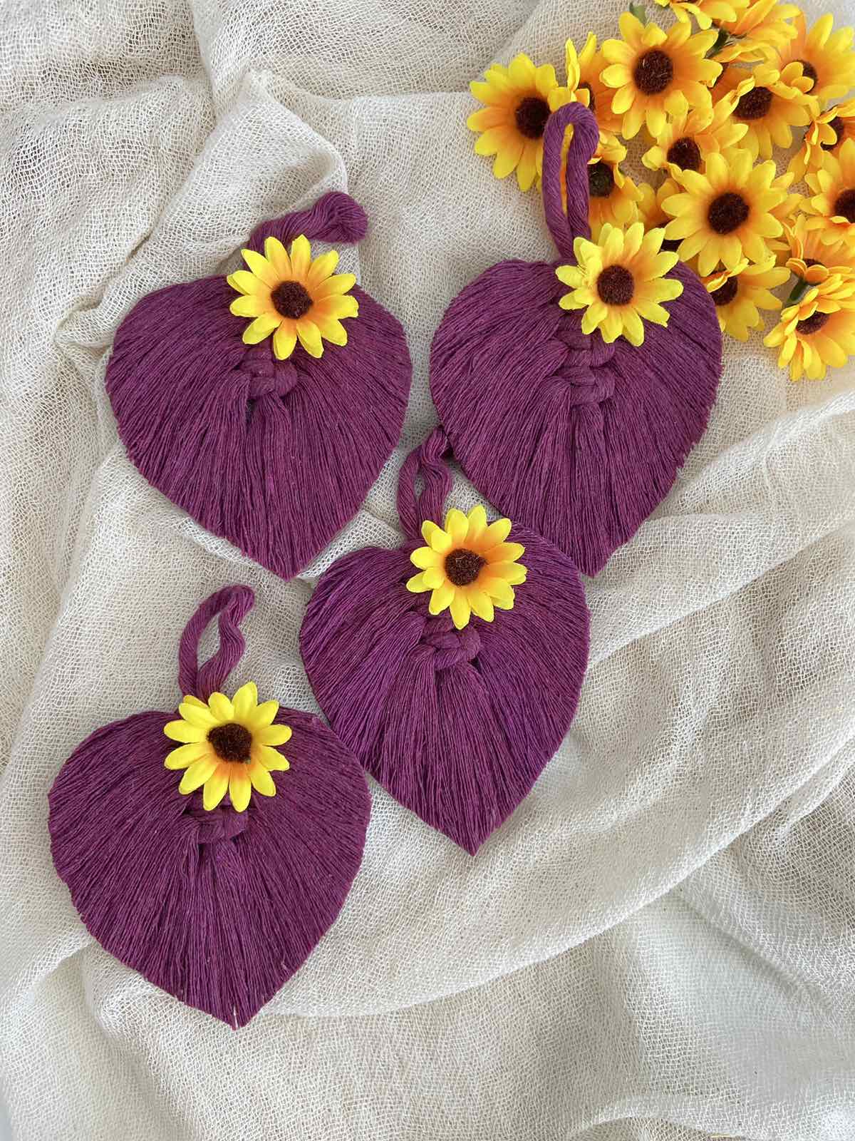 Μπομπονιέρα Μακραμέ Φύλλο με Λουλουδάκι