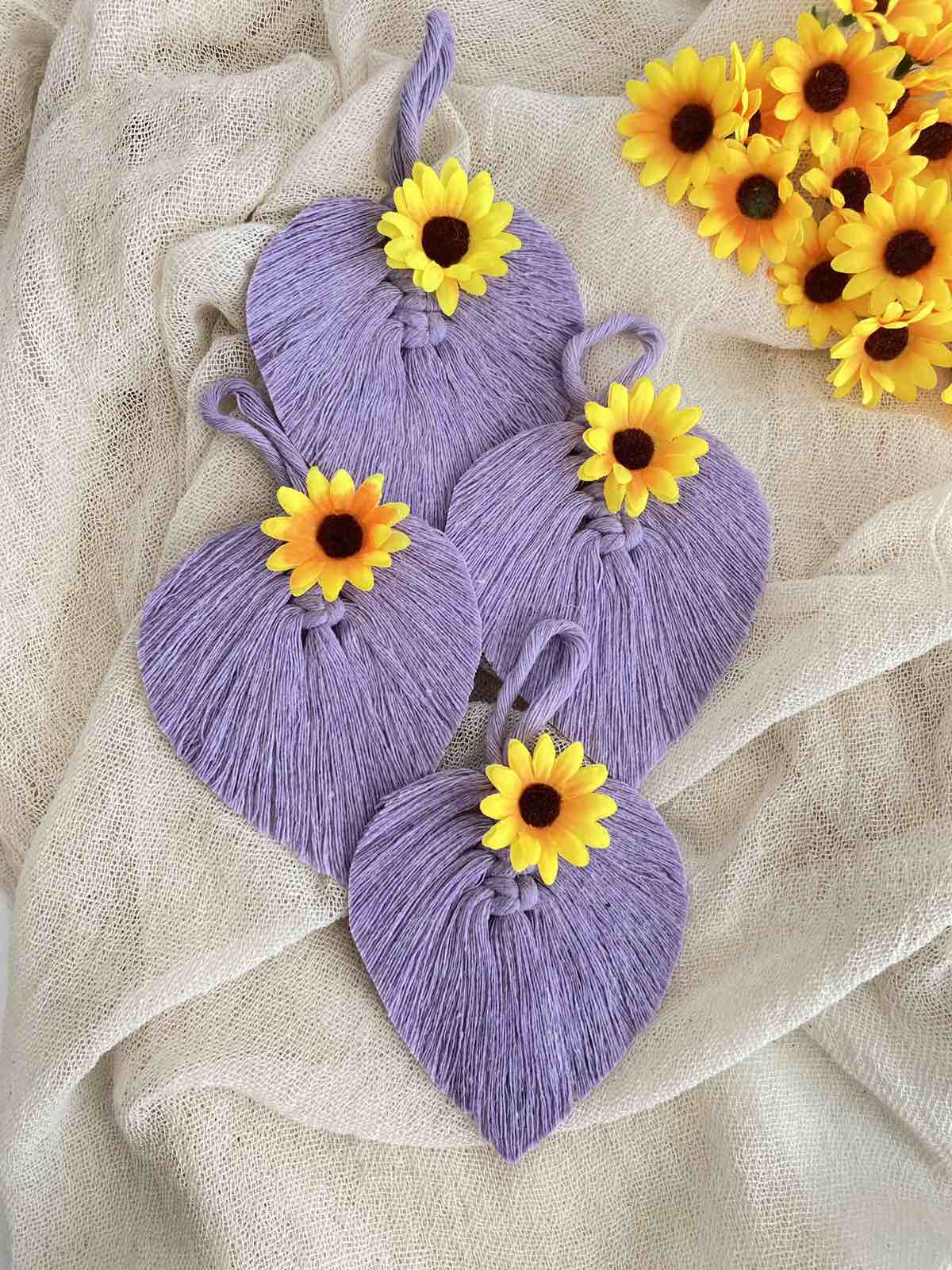 Μπομπονιέρα Μακραμέ Φύλλο με Λουλουδάκι