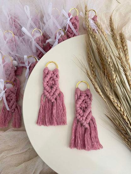 Μπομπονιέρες μακραμέ 12εκ σε dusty pink, mint και εκρού για βάπτιση ή γάμο με χρυσό κρίκο, Capricorn Creations.